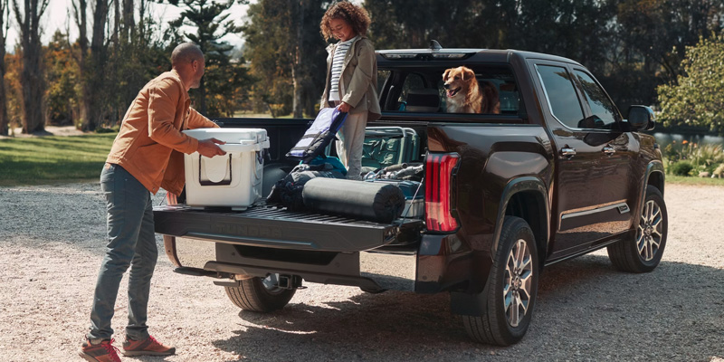 A family loading up a 2025 Toyota Tundra in Kent, OH 