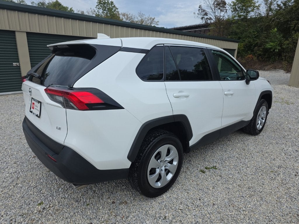 2024 Toyota RAV4 LE