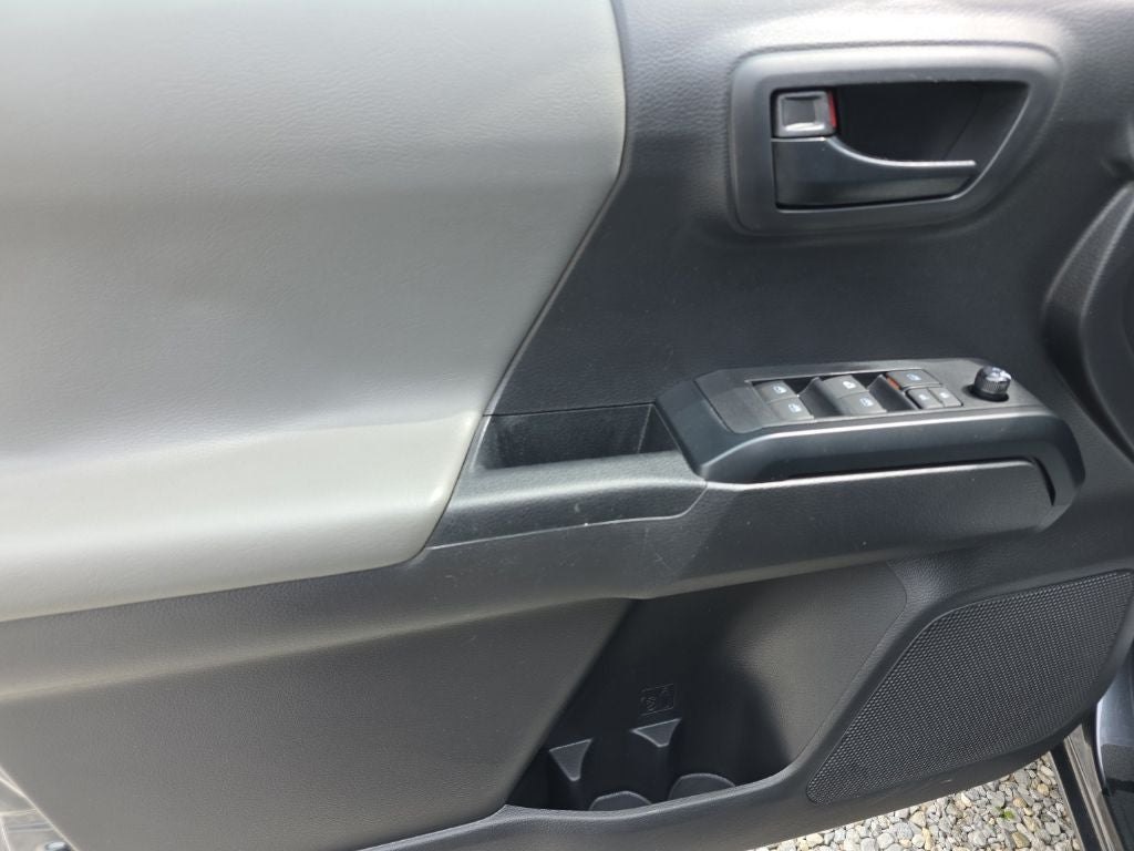 2022 Toyota Tacoma SR V6