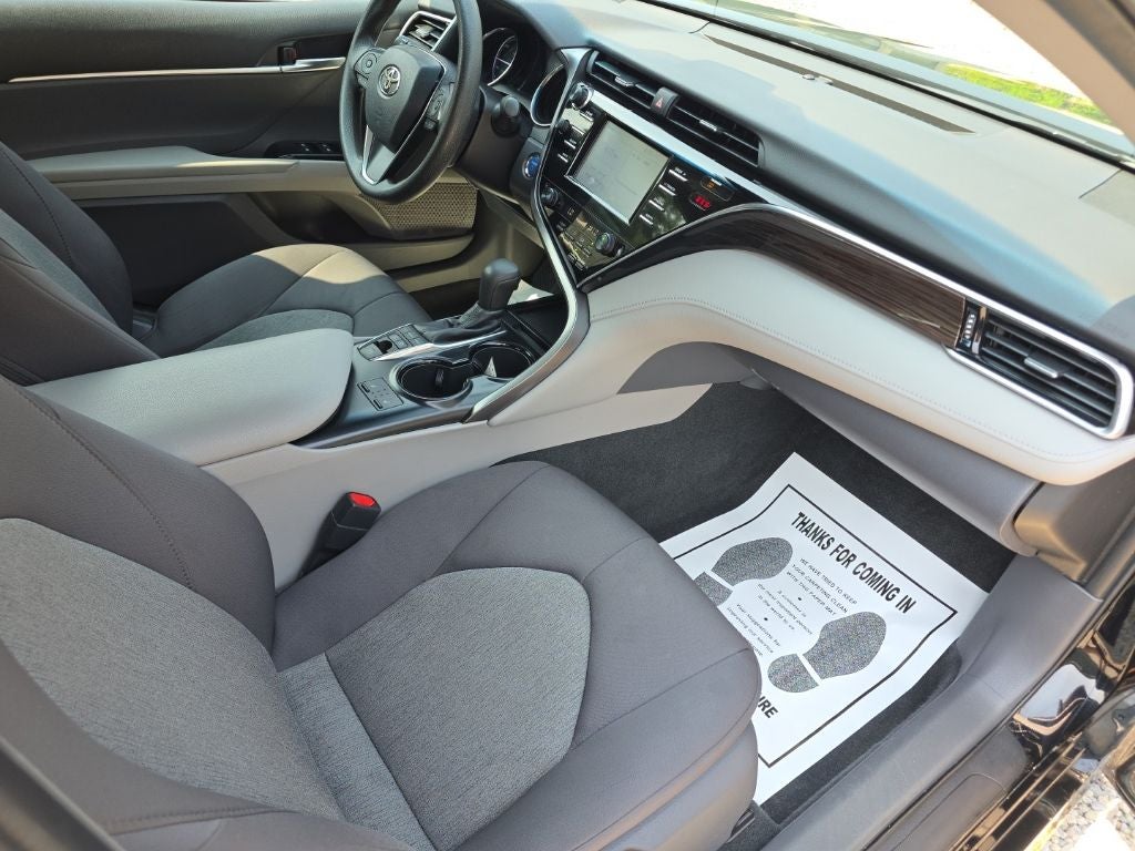 2018 Toyota Camry Hybrid LE