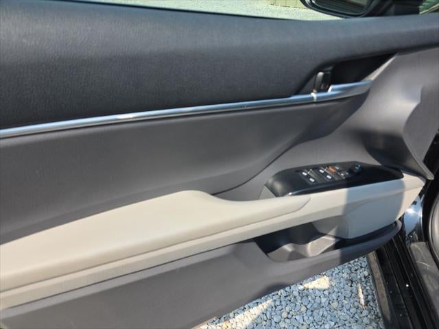 2018 Toyota Camry Hybrid LE
