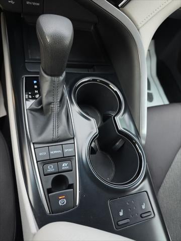 2018 Toyota Camry Hybrid LE