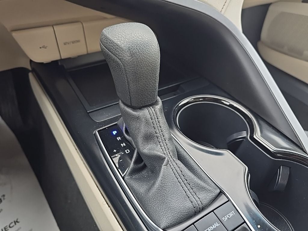 2020 Toyota Camry Hybrid LE