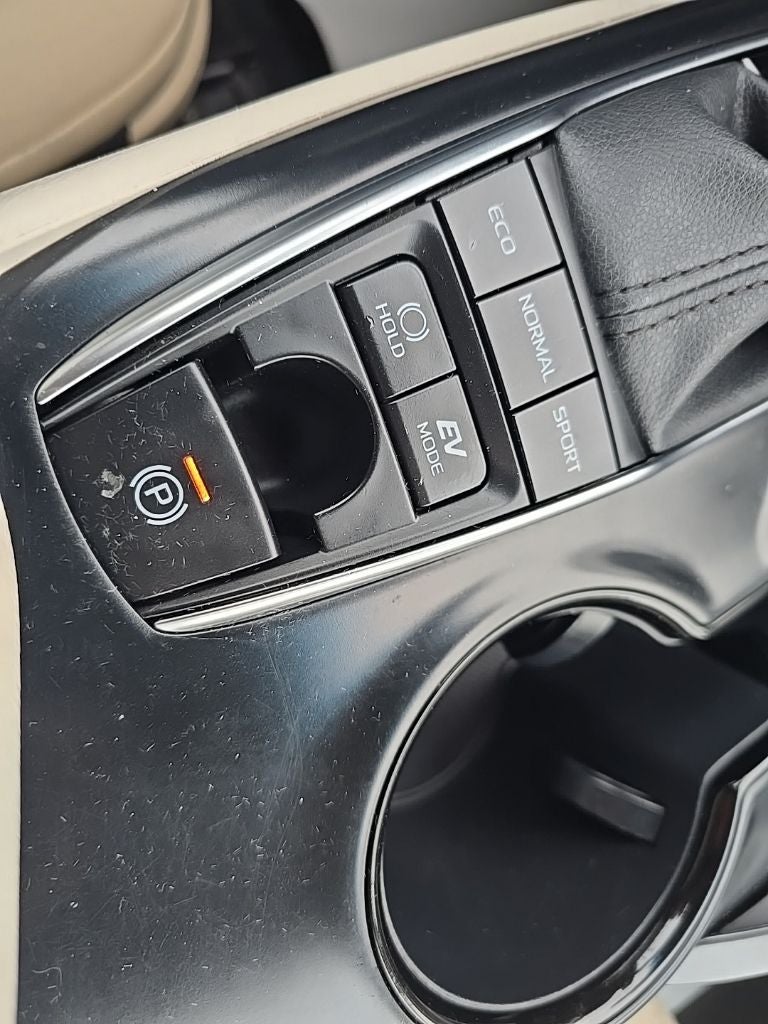 2020 Toyota Camry Hybrid LE