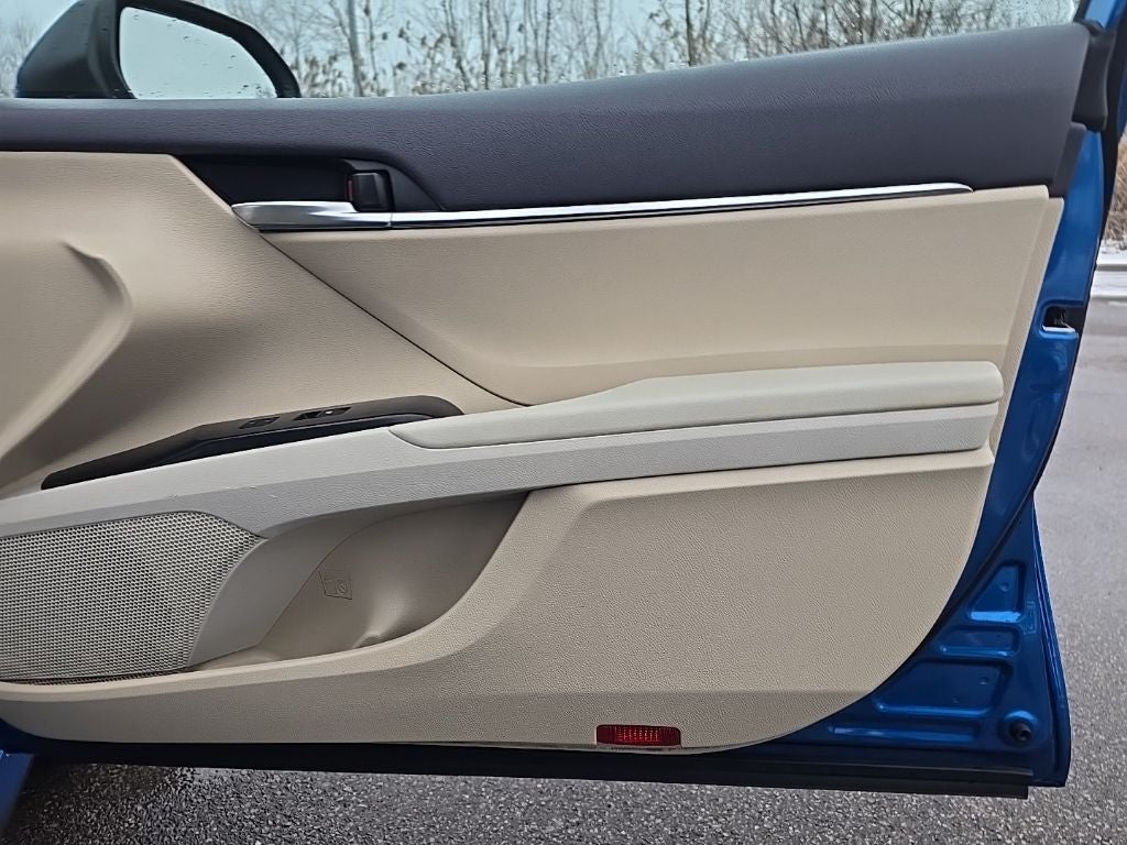 2020 Toyota Camry Hybrid LE