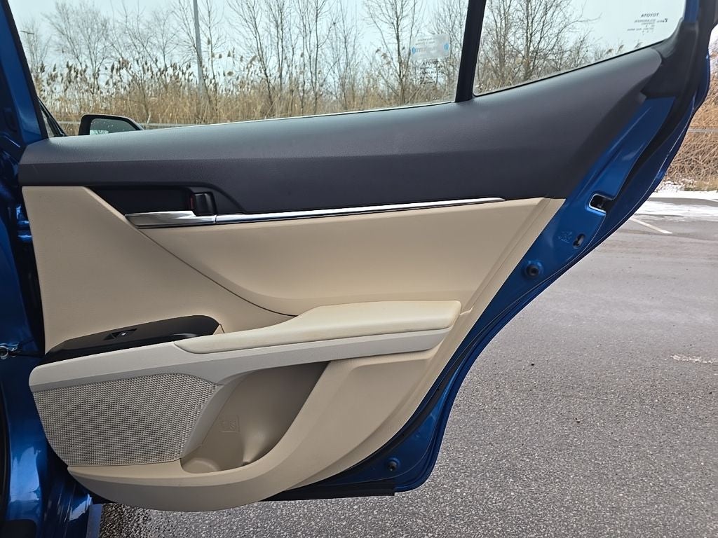 2020 Toyota Camry Hybrid LE