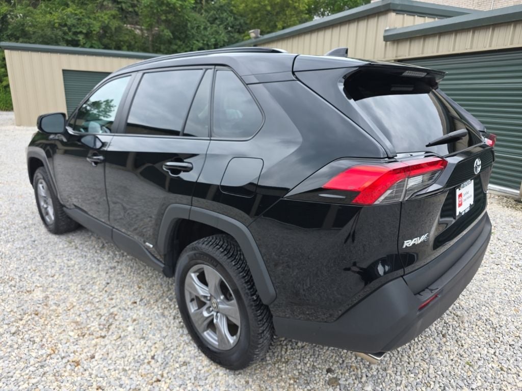 2022 Toyota RAV4 Hybrid XLE