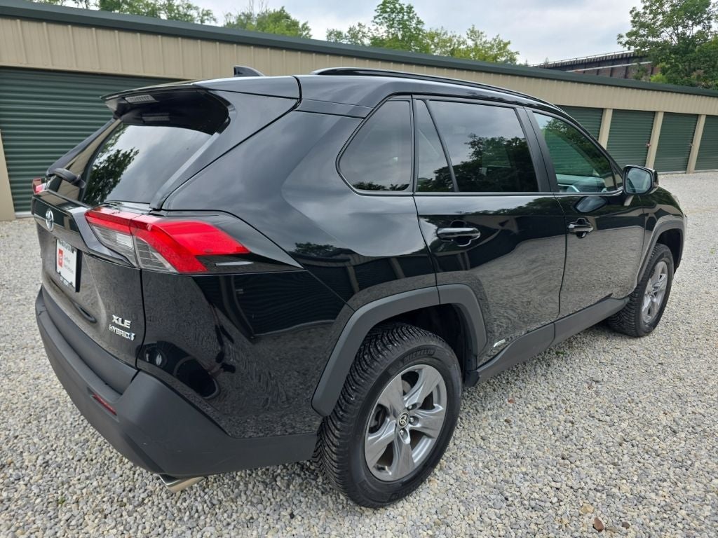 2022 Toyota RAV4 Hybrid XLE