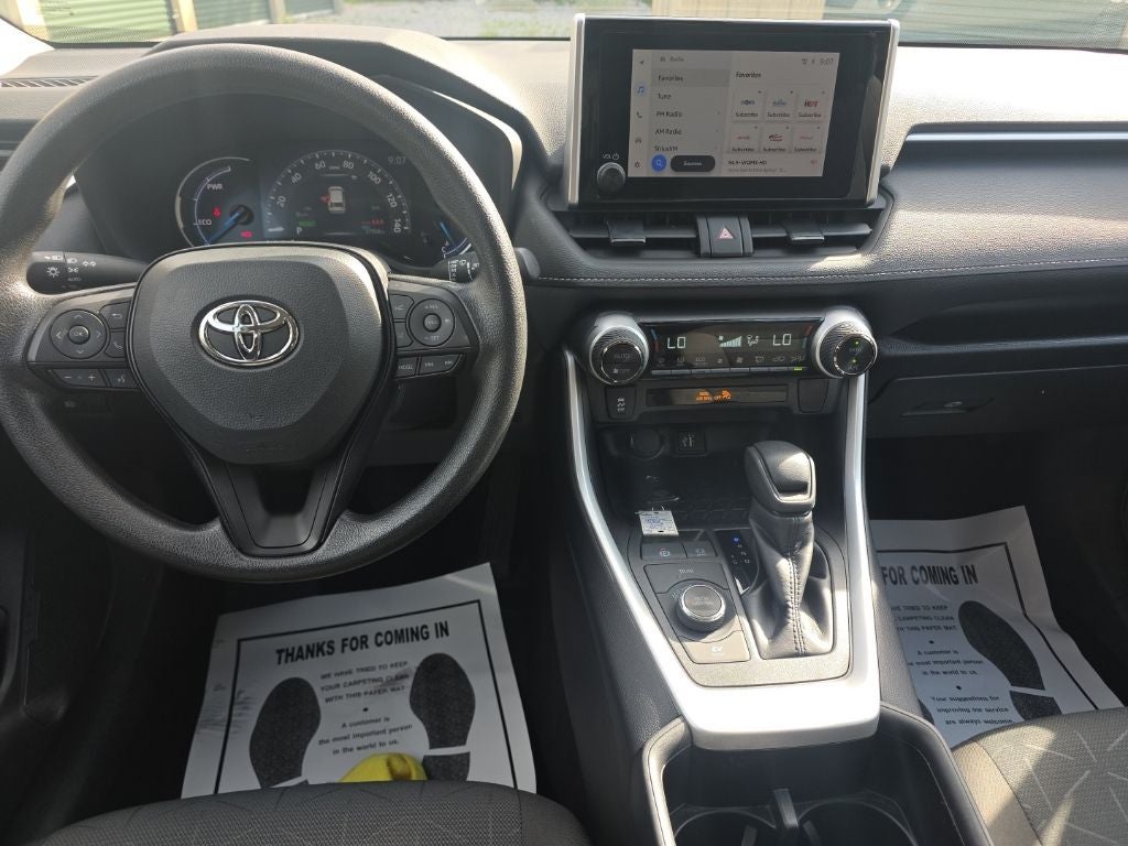 2025 Toyota RAV4 Hybrid XLE