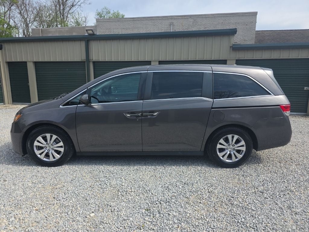 Used 2016 Honda Odyssey SE with VIN 5FNRL5H39GB066231 for sale in Kent, OH