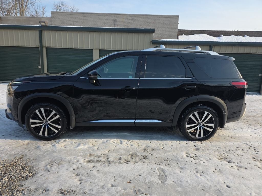 2024 Nissan Pathfinder Platinum