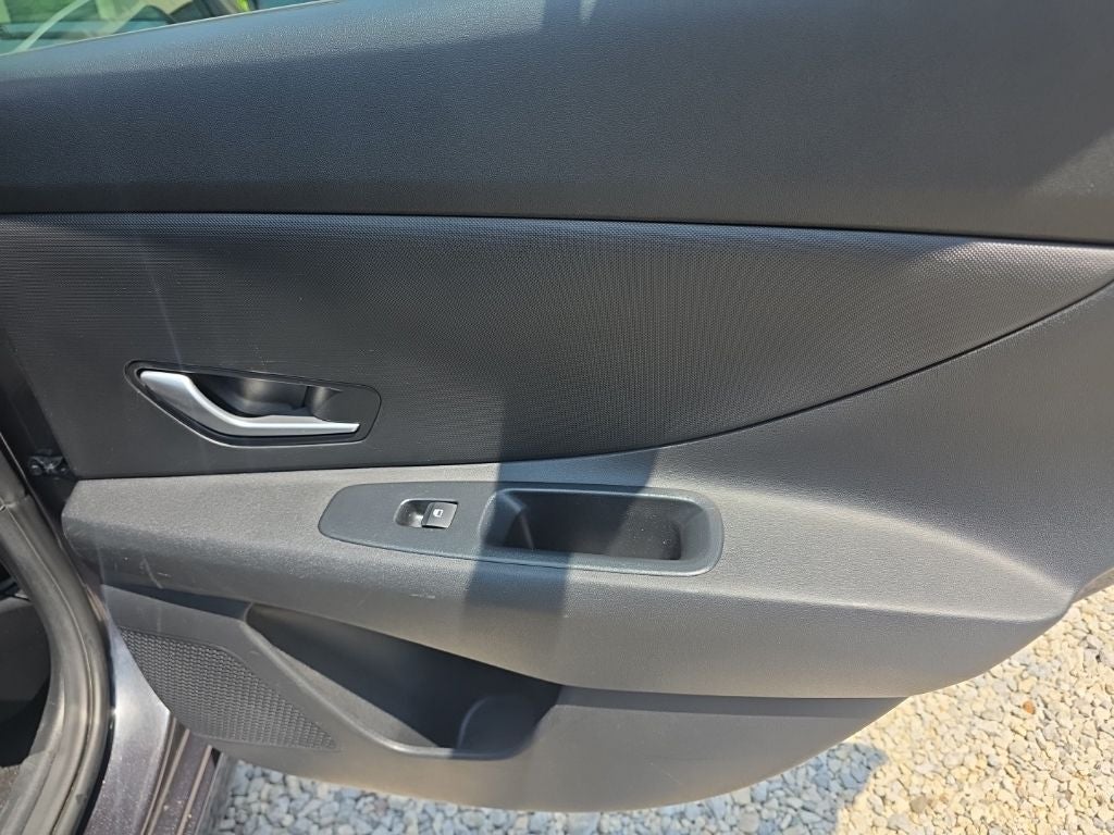 2022 Hyundai Elantra SE