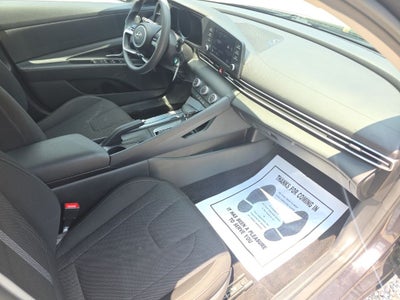 2022 Hyundai Elantra SE