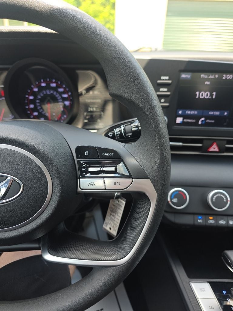 2022 Hyundai Elantra SE