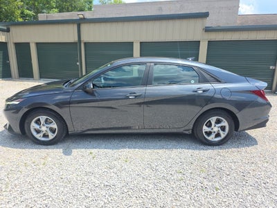 2022 Hyundai Elantra SE