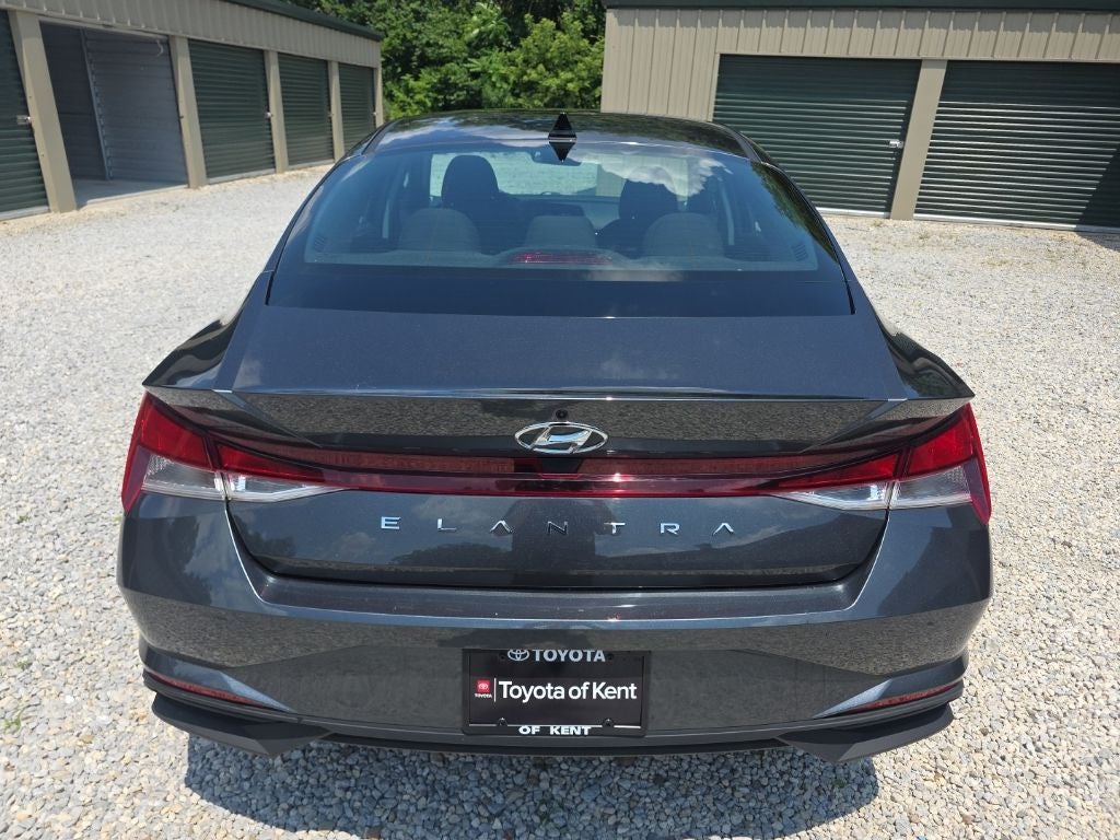 2022 Hyundai Elantra SE