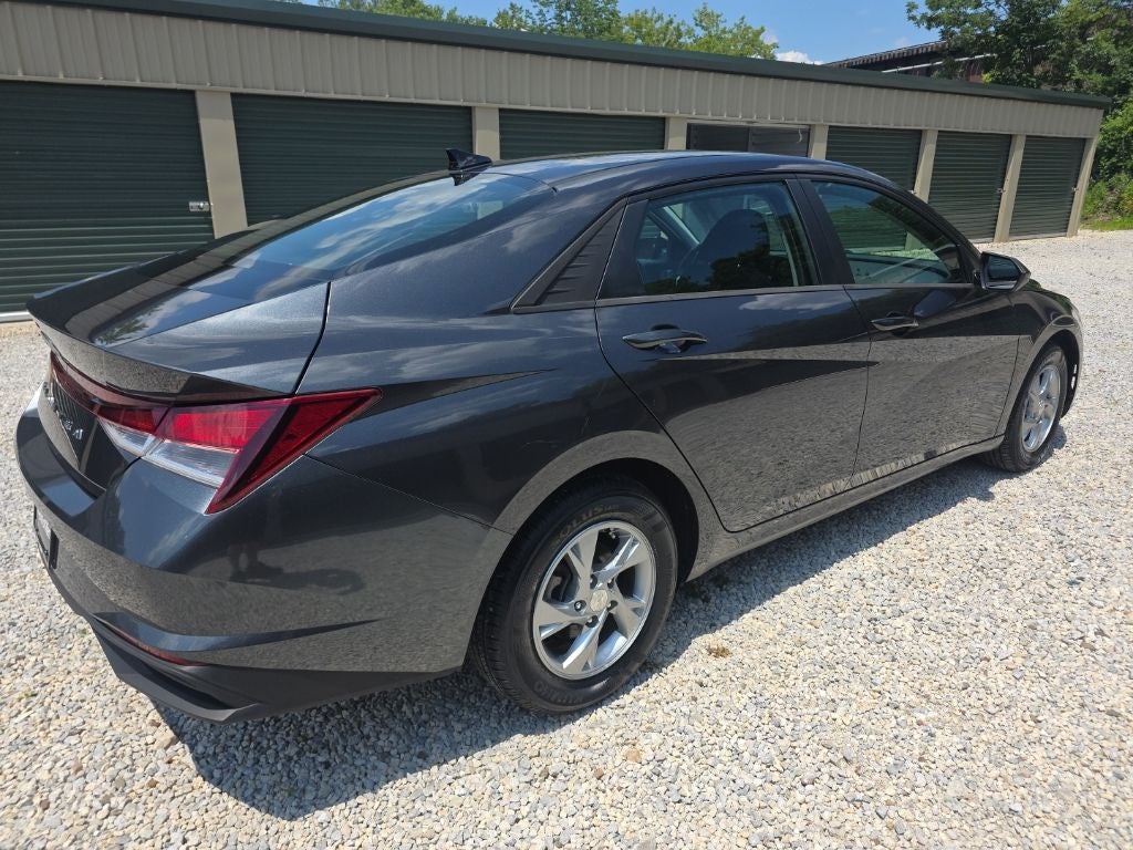 2022 Hyundai Elantra SE