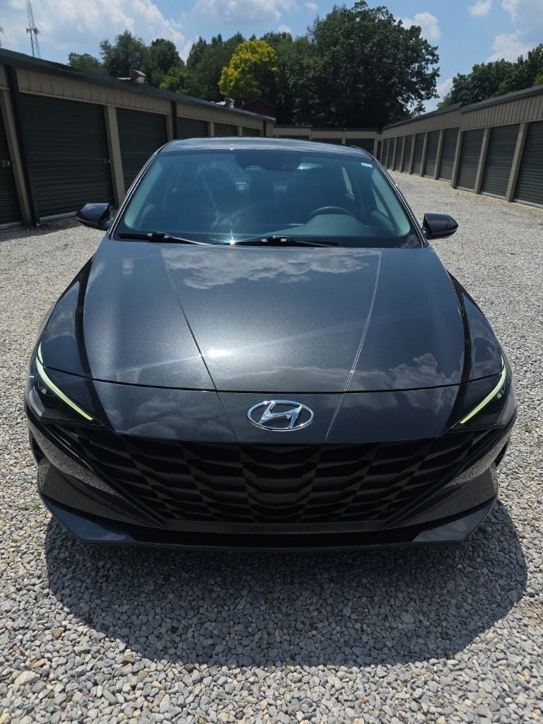 2022 Hyundai Elantra SE