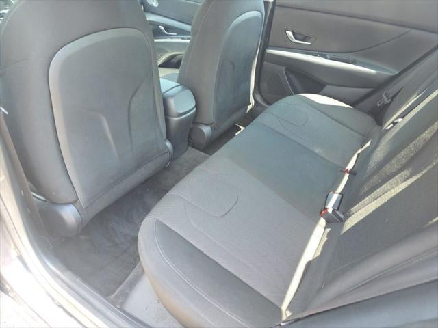 2022 Hyundai Elantra SE