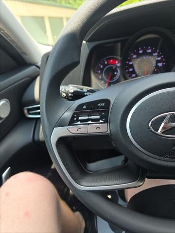 2022 Hyundai Elantra SE