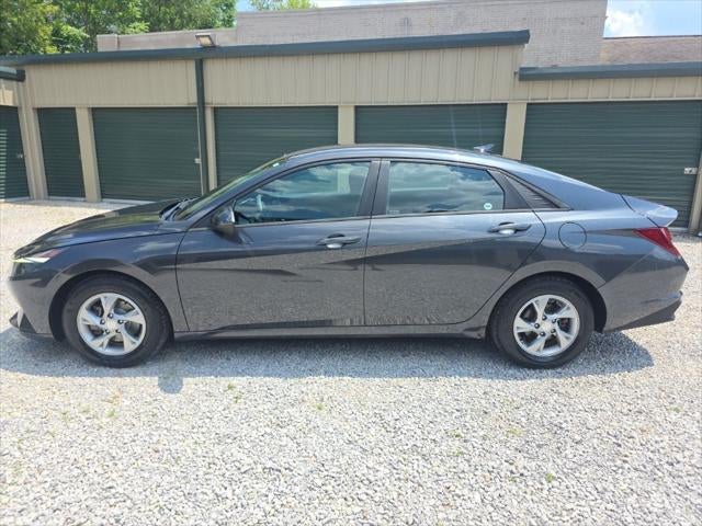 2022 Hyundai Elantra SE