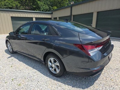 2022 Hyundai Elantra SE