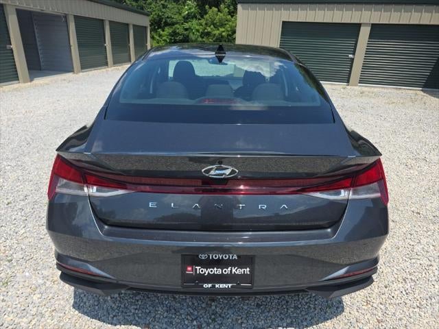 2022 Hyundai Elantra SE