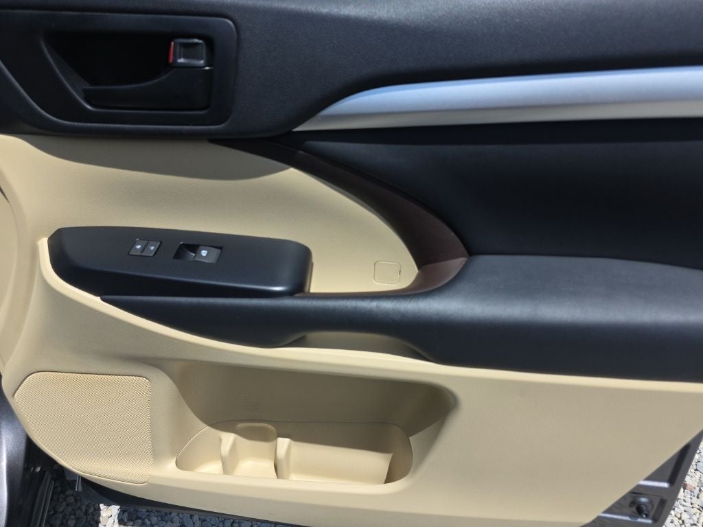 2015 Toyota Highlander LE Plus V6