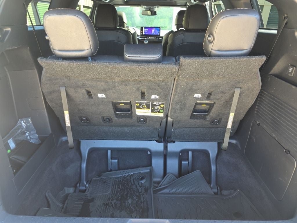 2025 Toyota Sienna Woodland Edition