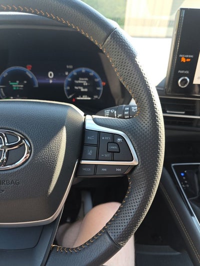 2025 Toyota Sienna Woodland Edition