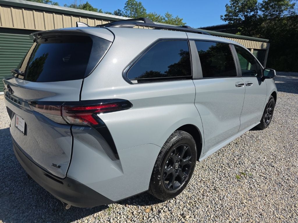 2025 Toyota Sienna Woodland Edition