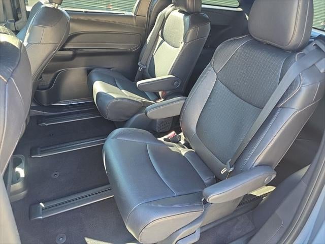 2025 Toyota Sienna Woodland Edition