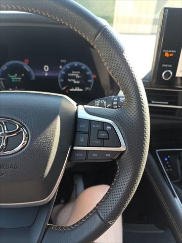 2025 Toyota Sienna Woodland Edition