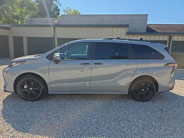 2025 Toyota Sienna Woodland Edition