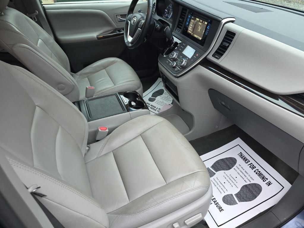 2015 Toyota Sienna XLE 7 Passenger
