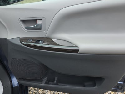 2015 Toyota Sienna XLE 7 Passenger