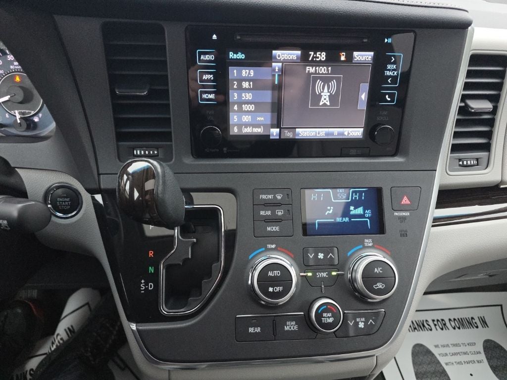 2015 Toyota Sienna XLE 7 Passenger