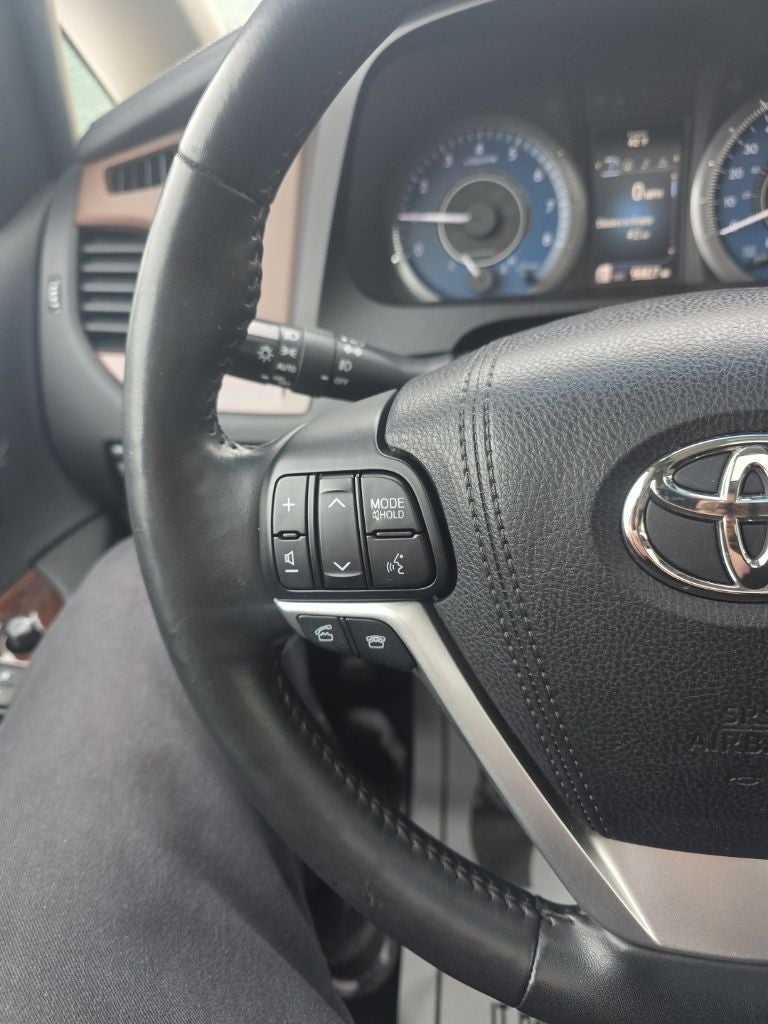 2017 Toyota Sienna Limited Premium 7 Passenger