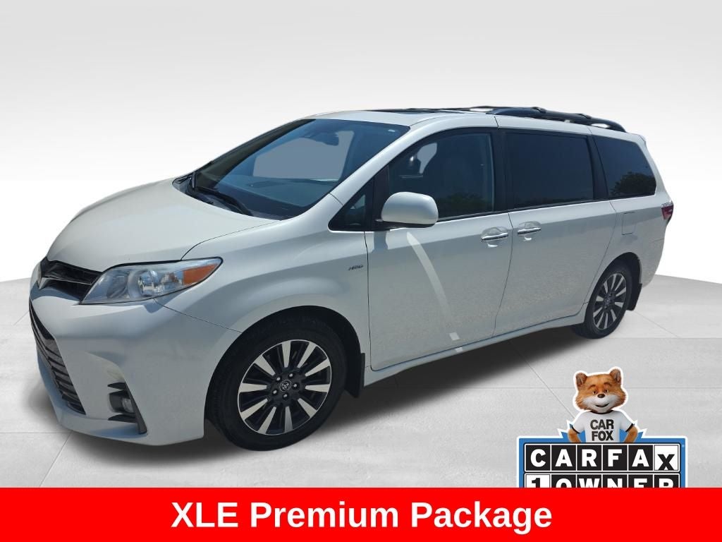 2020 Toyota Sienna XLE Premium V6 AWD 7-Passenger's photo