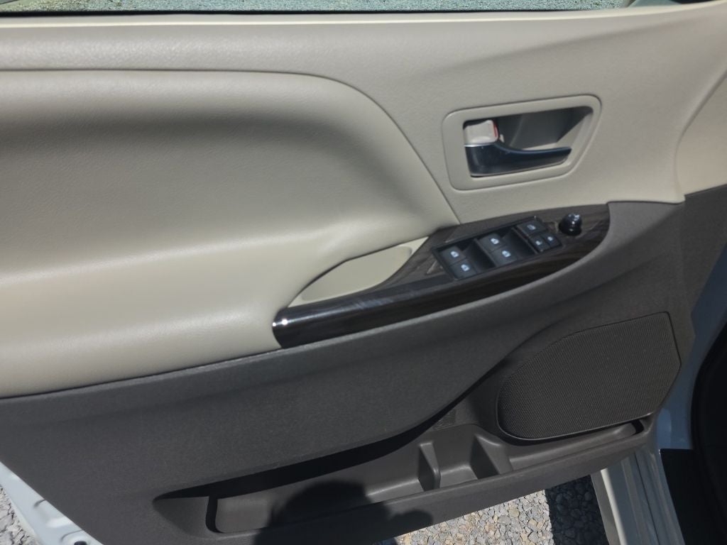 2020 Toyota Sienna XLE Premium 7 Passenger