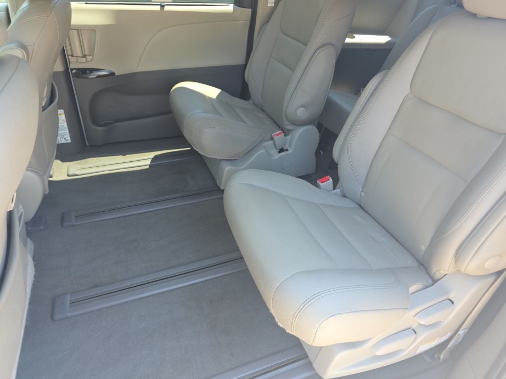 2020 Toyota Sienna XLE Premium 7 Passenger