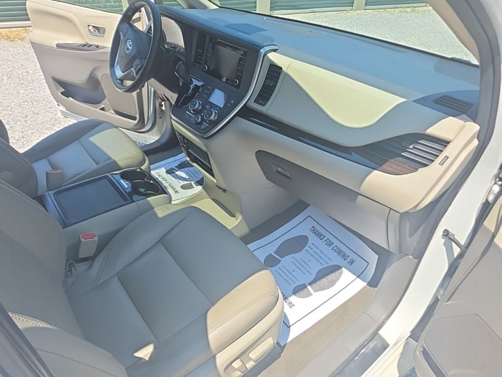 2020 Toyota Sienna XLE Premium 7 Passenger