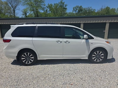 2020 Toyota Sienna XLE Premium 7 Passenger