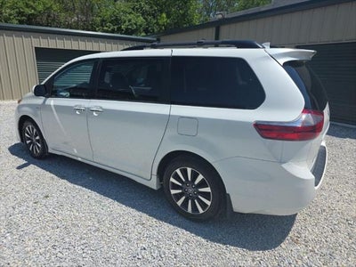 2020 Toyota Sienna XLE Premium 7 Passenger