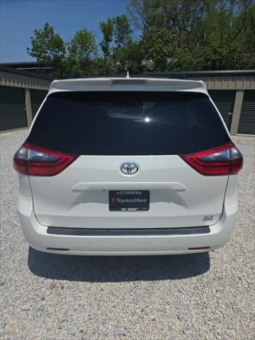 2020 Toyota Sienna XLE Premium 7 Passenger