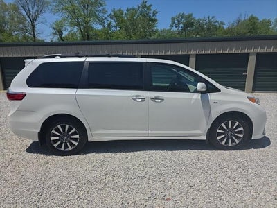 2020 Toyota Sienna XLE Premium 7 Passenger