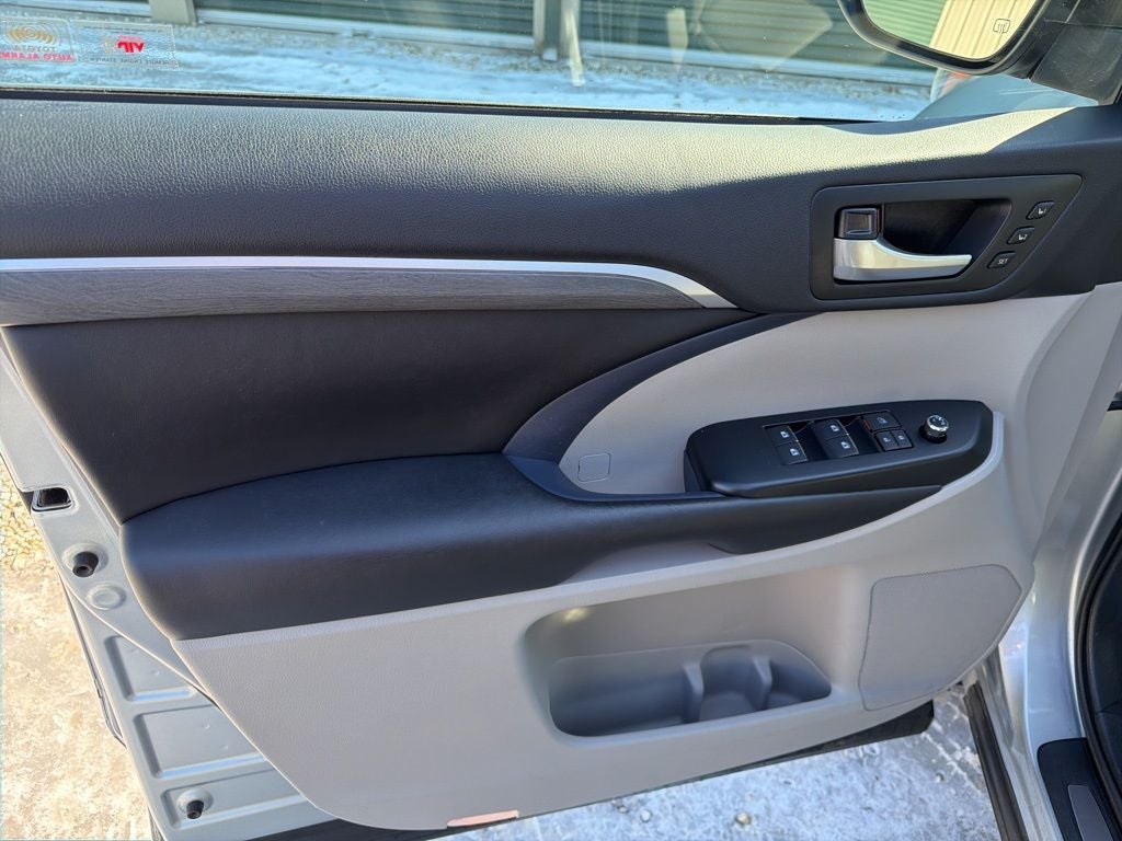 2017 Toyota Highlander Limited