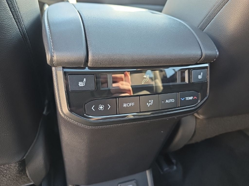 2020 Toyota Highlander Hybrid Platinum