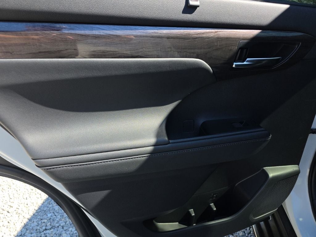 2020 Toyota Highlander Hybrid Platinum