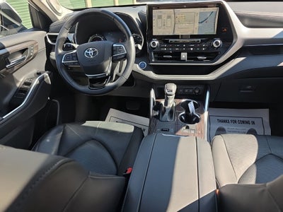 2020 Toyota Highlander Hybrid Platinum
